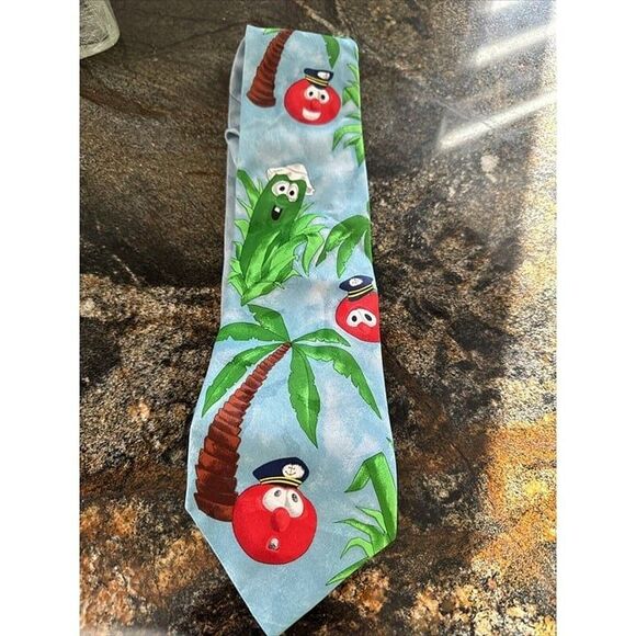 Vintage‎ Veggie Tales Eagles Wings Larry The Cucumber 100% Silk Men's Neck Tie - Picture 1 of 3